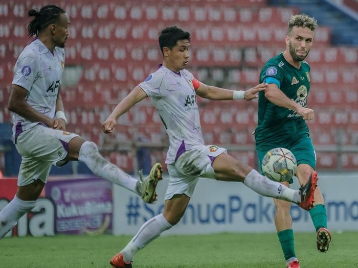 Ze Valente, Gelandang asal Portugal akan tetap dipertahankan oleh Persebaya.