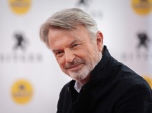 Keluarga Ungkap Penyakit yang Diidap Sam Neill Bintang Jurassic Park