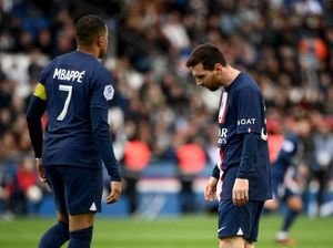 Messi Diolok-olok Fans di Kandang PSG