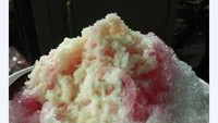Es Campur Bangka di Daan Mogot, Jakarta menawarkan isian beragam seperti nagka, alpukat, agar-agar dan cincau. Bisa juga tambah gula merah. Semangkuk harganya mulai dari Rp 13 ribuan. Foto : Gofood