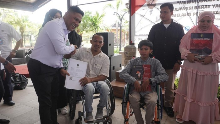 50 Penyandang disabilitas di Sulbar daftarkan usahanya PT Perorangan.