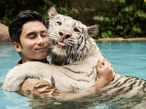Asyik Liburan Lagi, Alshad Ahmad Ditanya Kabar Bayinya
