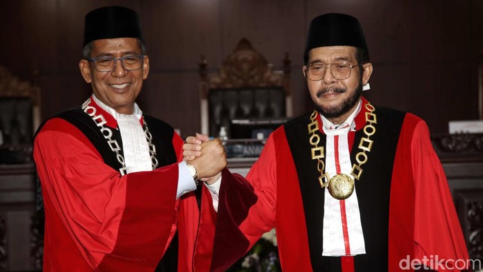 Anwar Usman dan Saldi Isra