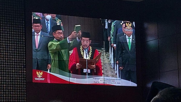 Anwar Usman dan Saldi Isra ucapkan sumpah jabatan (Rumondang-detikcom)