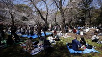 Tokyo menempati posisi keempat dengan keseimbangan antara teknologi maju dan budaya tradisional. Kereta cepat, sistem transportasi tepat waktu, hingga keramahan warga membuat kota ini dicintai wisatawan dan warganya. Kuil-kuil tua berpadu dengan distrik perbelanjaan futuristik seperti Shibuya dan Ginza, menegaskan identitas Tokyo yang unik. (Kiyoshi Ota/Getty Images)