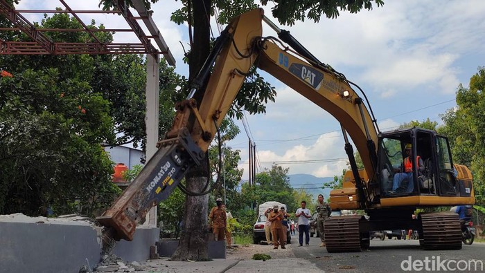 Bangungan liar Ponorogo