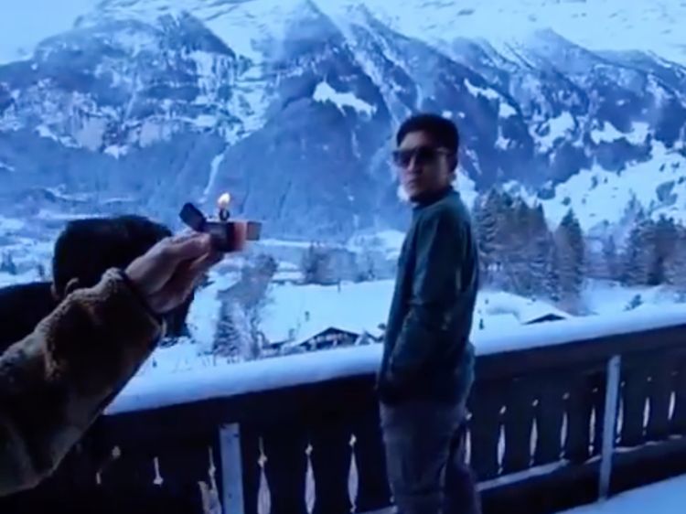 7 Foto Liburan Sekaligus Perayaan Ultah Desta di Swiss, Tanpa Anak & Istri