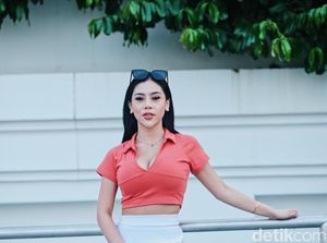 5 Potret Ela Lala yang Makin Dikenal Usai Jadi Model Dewasa