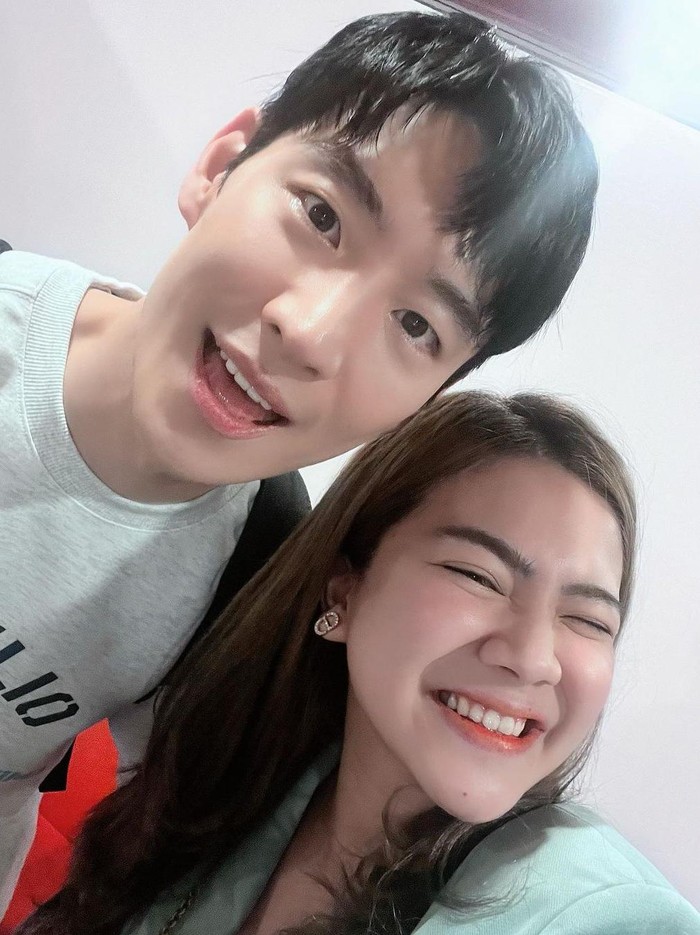 Felicia Angelista Felicia Angelista foto bareng dengan Lee Je Hoon.