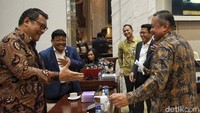 Saat ini, Perry masih menjabat sebagai Gubernur BI.