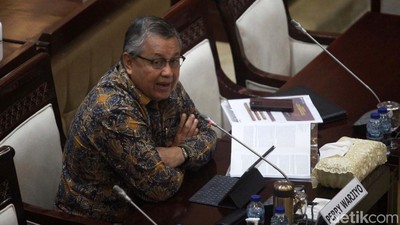 Gubernur BI Perry Warjiyo Jalani Fit and Proper Test di DPR