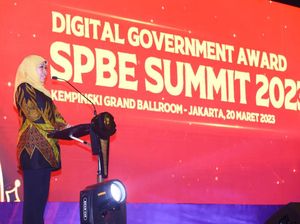 Raih Digital Government Award, Khofifah Ingin Layanan Publik Berbasis Teknologi