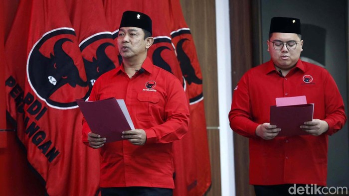 Hendrar Prihadi Pimpin Taruna Merah Putih PDIP PDIP melantik Hendrar Prihadi sebagai Ketua Umum DPP Taruna Merah Putih di Sekolah Partai PDI Perjuangan, Lenteng Agung, Jakarta Selatan, Senin (20/3/2023). Selain itu, PDIP juga melantik Rio Dondokambey sebagai Sekjen DPP TMP.