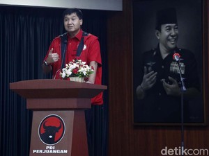 Aktif di Bidang Kepemudaan, Maruarar Sirait Sabet detikcom Awards 2023