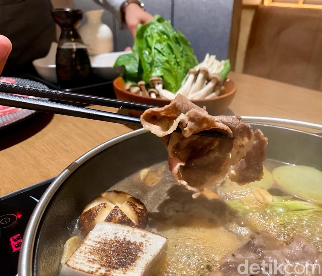 Hotaru Shabu Shabu : Lezatnya Shabu Kagoshima Wagyu yang Juicy ala Jepang