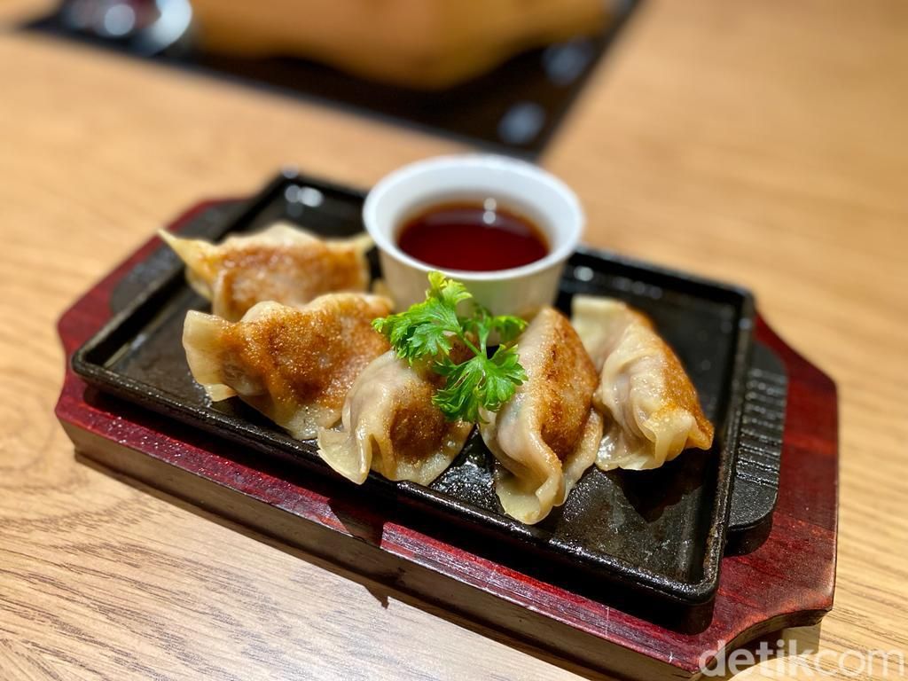 Hotaru Shabu Shabu : Lezatnya Shabu Kagoshima Wagyu yang Juicy ala Jepang