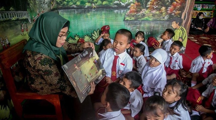 Ilustrasi Literasi Anak Sekolah
