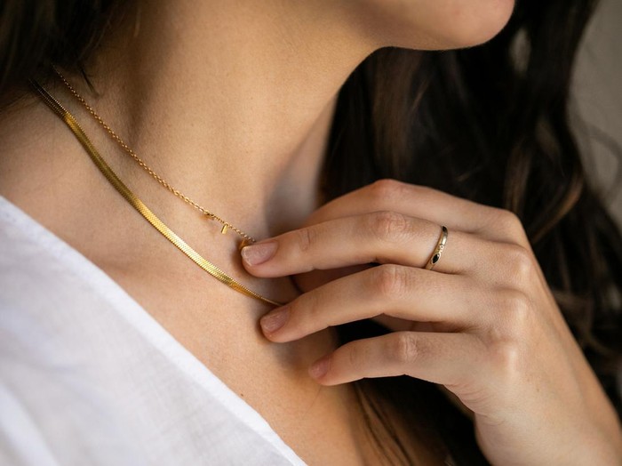 Ilustrasi perhiasan emas