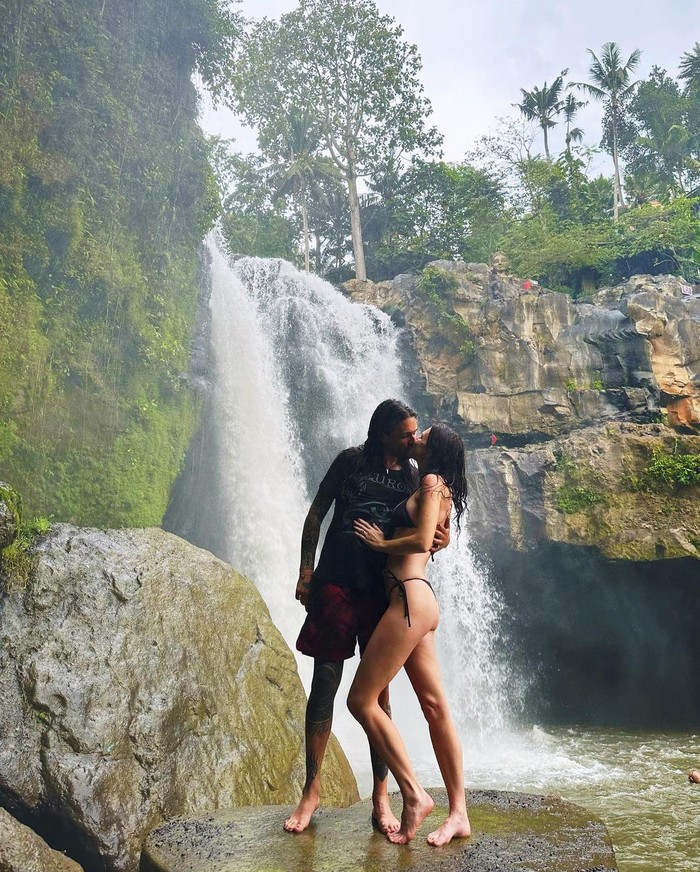 Drummer Slipknot, Jay Weinberg, honeymoon di Bali.