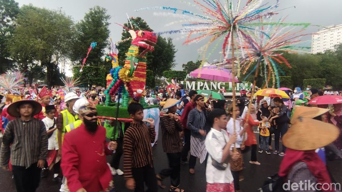 Karnaval Dugderan jelang Ramadan di Kota Semarang, Senin (20/3/2023).