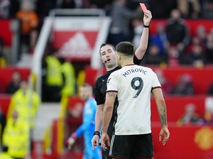 Dorong Wasit, Mitrovic Dijatuhi Sanksi Tak Boleh Main 8 Laga