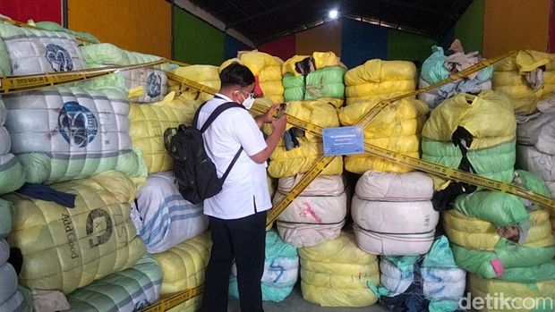 Kemendag musnahkan pakaian bekas impor senilai Rp 10 miiliar