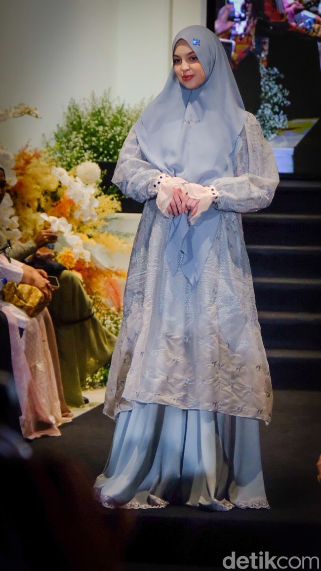 Si.Se.Sa menghadirkan koleksi busana untuk hari raya Idul Fitri 2023, di Jakarta, Kamis (16/3/2023). Si.Se.Sa. menawarkan deretan dresss syari nuanasa pastel dengan bahan sifon dan organza. Foto: Andhika Prasetia/Detikcom.