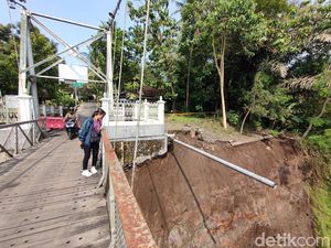Talut Cagar Budaya Jembatan Duwet Penghubung Kulon Progo-Magelang Ambrol