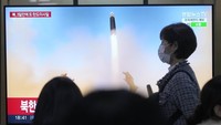 Diketahui, Korsel dan AS telah meningkatkan kerja sama pertahanan dalam menghadapi meningkatnya ancaman militer dan nuklir dari Korea Utara, yang telah melakukan serangkaian uji coba senjata terlarang dan semakin provokatif dalam beberapa bulan terakhir. AP/Ahn Young-joon  