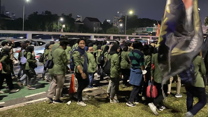 Massa mahasiswa tolak Perppu Ciptaker bubar