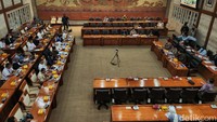 Rapat membahas evaluasi penanganan Plumpang dan progres rencana program BUMN Tahun 2023.