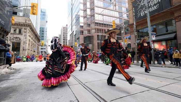 Parade Hari St. Patrick tahunan ke-34 digelar pada hari Minggu (19/3) kemarin di Toronto, Kanada. Yuk intip keseruannya.