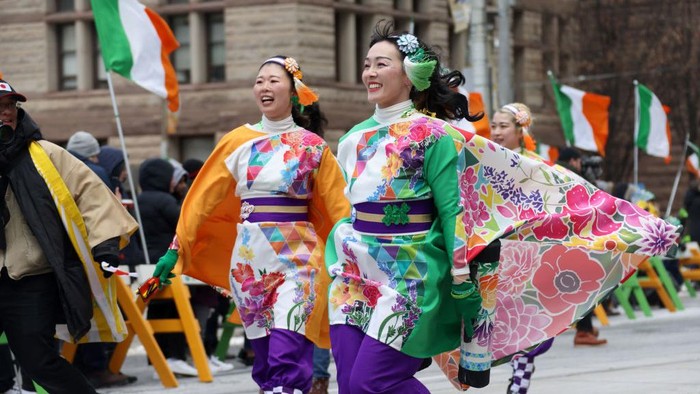 Parade Hari St. Patrick tahunan ke-34 digelar pada hari Minggu (19/3) kemarin di Toronto, Kanada. Yuk intip keseruannya.