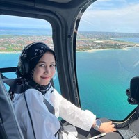 Raffi Ahmad sendiri sudah mengonfirmasi gosip yang beredar ketika dirinya menjadi tamu di dalam tayangan FYP. Raffi membenarkan jika saat itu ia dan Mimi Bayuh memang melakukan video call, namun untuk membicarakan terkait masalah pekerjaan. Foto: Instagram/mimibayuh