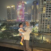 Mimi Bayuh memang merupakan salah satu karyawan RANS Entertainment yang memiliki jabatan cukup penting. Ia dikabarkan menjadi orang yang memegang keuangan RANS Entertainment. Foto: Instagram/mimibayuh