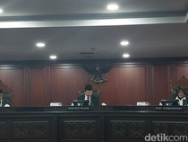Hakim Konstitusi Guntur Hamzah Terbukti Melanggar Kode Etik