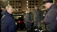 Pengumuman kunjungan Putin ke Mariupol datang setelah kunjungan mendadaknya di Krimea pada Sabtu untuk menandai ulang tahun kesembilan aneksasi semenanjung itu.