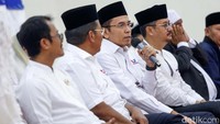 Menurut TGB, bulan suci Ramadan tidak hanya memiliki nilai keislaman tetapi juga kemanusiaan dan kebangsaan.