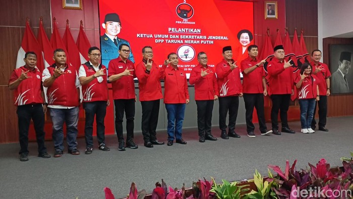Pelantikan Hendrar Prihadi sebagai Ketua Umum DPP Taruna Merah Putih (TMP) dan Rio Dondokambey sebagai Sekretaris Jenderal (Sekjen) DPP TMP.