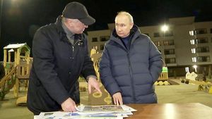 Apa Saja yang Disaksikan Putin Saat Kunjungi Mariupol?