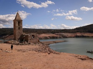 Spanyol Kekeringan Ekstrem, Eh Gereja Berusia 1.000 Tahun Muncul