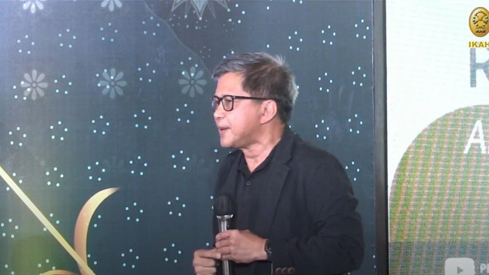 Rocky Gerung saat menjadi pembicara dalam peringatan HUT ke-70 Ikahi. (Tangkapan layar YouTube Ikahi)