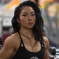 Kini Ru adalah powerlifter elite internasional yang berarti ia adalah salah satu yang paling top dalam kelasnya. Olahraga itu sangat membebaskan dan kamu hanya fokus untuk mengangkat beban sebanyak mungkin, ungkap wanita yang bisa mengangkat 181 kg beban itu.Foto: Instagram @the.littlebeast