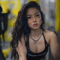 Powerlifter bernama Ru jadi sorotan di media sosial karena pesonanya. Ru sering membuat netizen kagum dengan kecantikan dan kekuatannya. Foto: Instagram @the.littlebeast