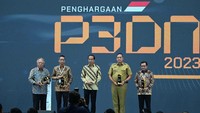 Komitmen SIG dalam peningkatan penggunaan produk dalam negeri, mendapat apresiasi dari Kementerian Perindustrian RI dengan diraihnya Penghargaan Penggunaan Produk Dalam Negeri (P3DN) tahun 2023 sebagai Pengguna Produk Dalam Negeri Terbaik, kategori Badan Usaha Milik Negara (BUMN). 
