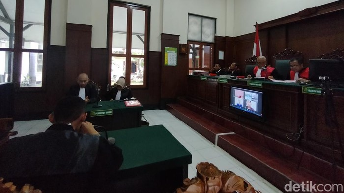 Suasana sidang kasus UU ITE PN Surabaya