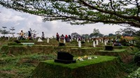 Ziarah kubur sudah menjadi tradisi turun temurun yang terus terjaga.  
