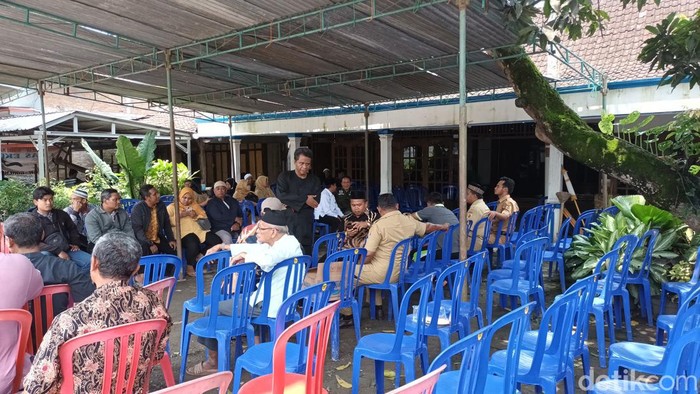 Suasana rumah duka Syabda dan keluarga di Mondokan Sragen, Senin (20/3/2023).