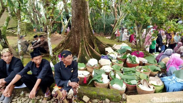 Tradisi Nyadran Gede di Desa Gumelem Wetan dan Gumelem Kulon Kecamatan Susukan, Banjarnegara jelang Bulan Ramadan, Senin (20/3/2023).