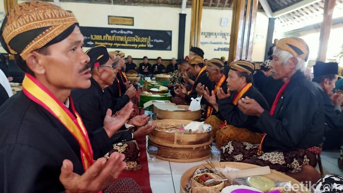 Tradisi Nyadran Gede di Desa Gumelem Wetan dan Gumelem Kulon Kecamatan Susukan, Banjarnegara jelang Bulan Ramadan, Senin (20/3/2023).